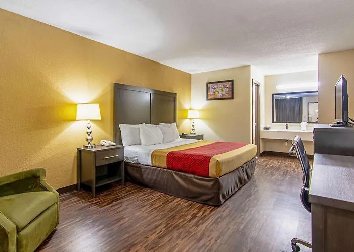 Econo Lodge Inn & Suites Matthews – Charlotte